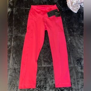 NWT Interlock Tribeca Crop Tight